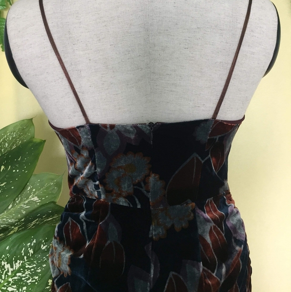 dresses - Picture 2 of 2